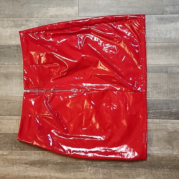 Fashion Nova brand mini skirt - Picture 8 of 9